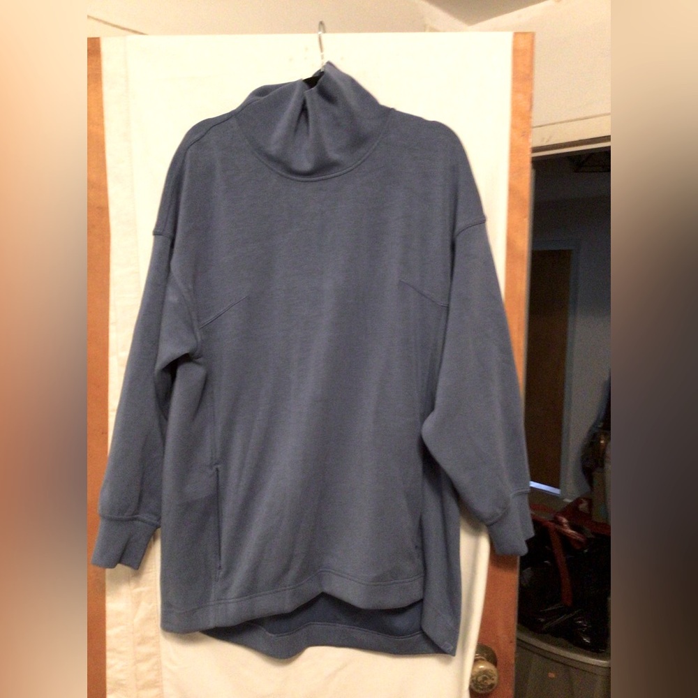 LULULEMON SWEATSHIRT SZ 10